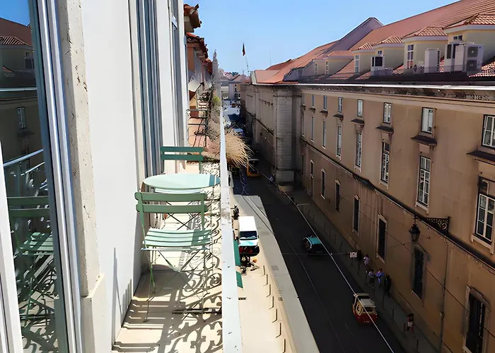 Arsenal 108, Design - New Light Downtown Chiado And River