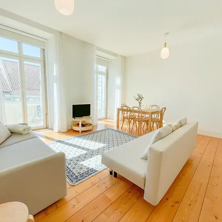 Arsenal 108, Design - New Light Downtown Chiado And River Apartament