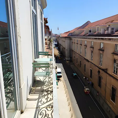 Arsenal 108, Design - New Light Downtown Chiado And River