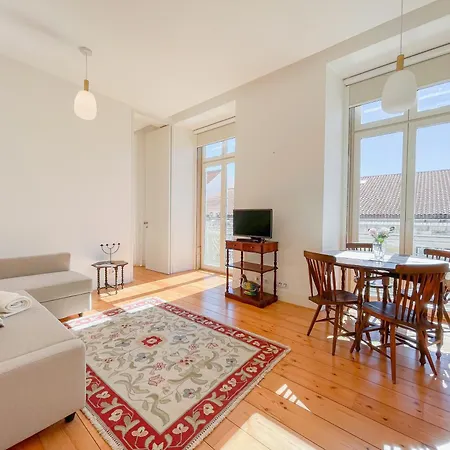 Arsenal 108, Design - New Light Downtown Chiado And River