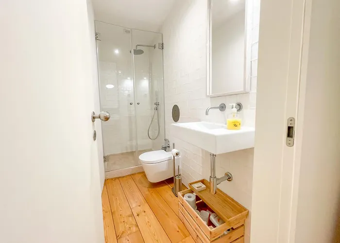 Apartment Arsenal 108, Design - New Light Downtown Chiado And River Lisbon